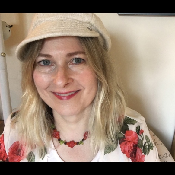 Meet your Posher, Taylor - Picture 4 of 4